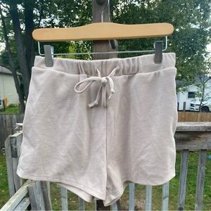 Beige lounge shorts